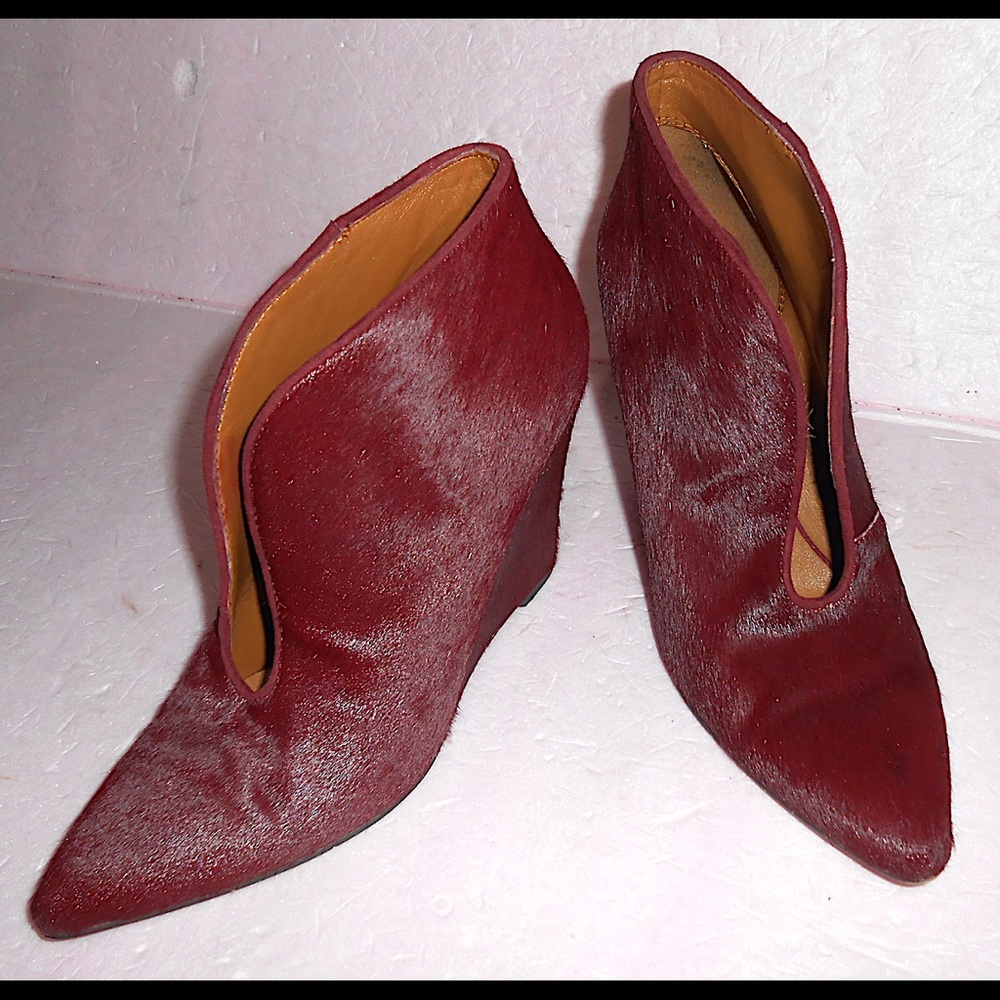 Nine West burgundy wedges